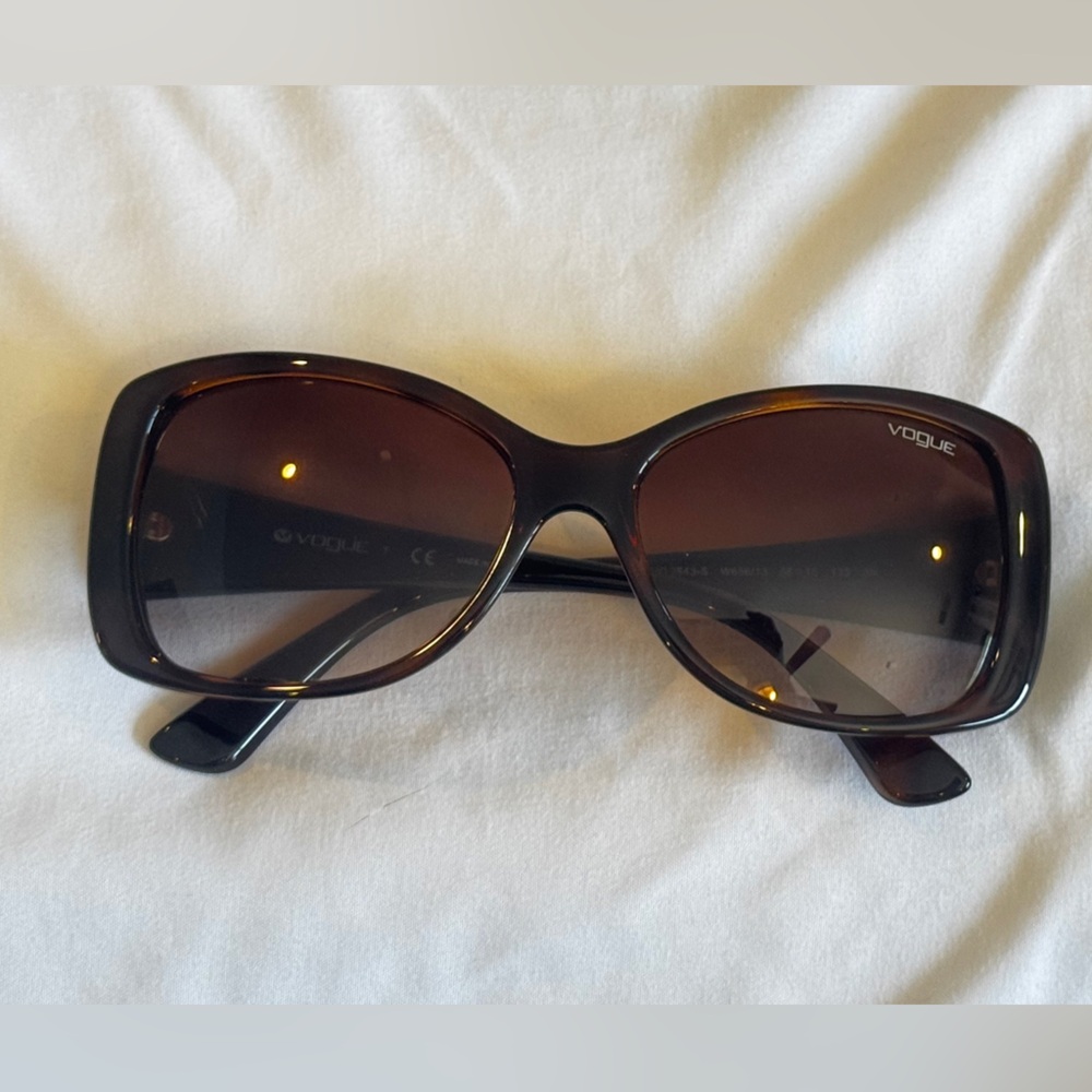Vogue Sunglasses VO2943-SB 270713 Tortoise Square Cat Eye Frames w/ Brown Lenses